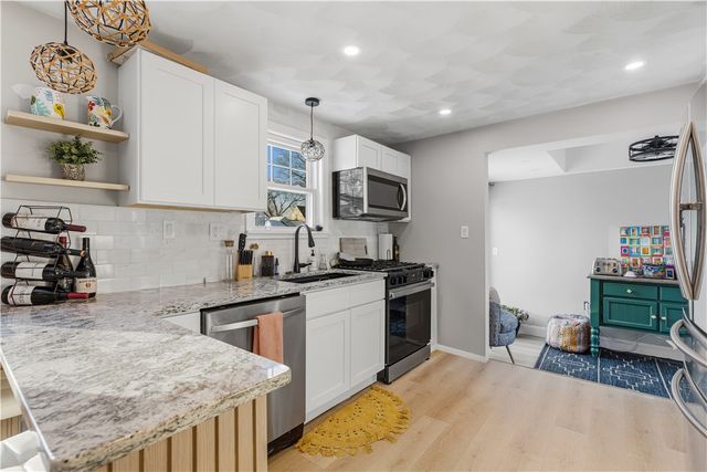 44 Woodstock Drive, Warwick, RI 02889