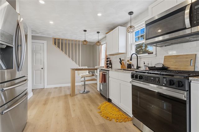 44 Woodstock Drive, Warwick, RI 02889