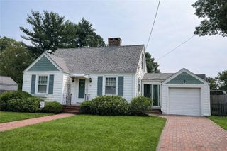 44 Woodstock Drive, Warwick, RI 02889