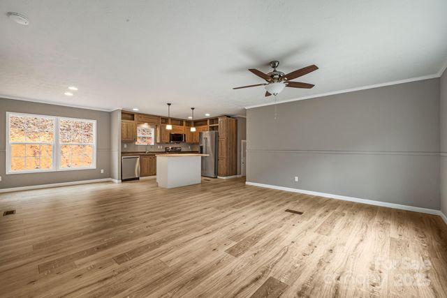 216 Windy Cove Drive, Horse Shoe, NC 28742