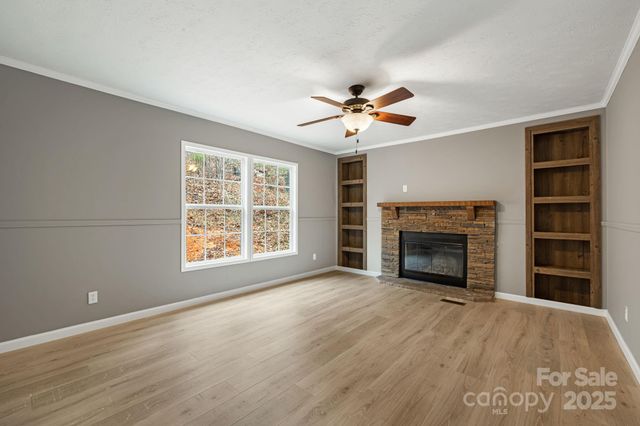 216 Windy Cove Drive, Horse Shoe, NC 28742