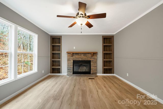 216 Windy Cove Drive, Horse Shoe, NC 28742