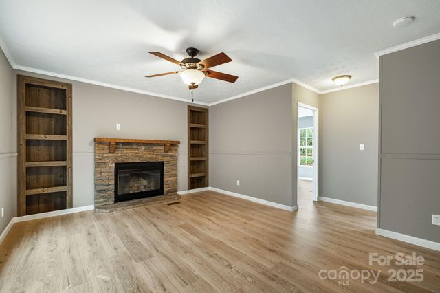 216 Windy Cove Drive, Horse Shoe, NC 28742