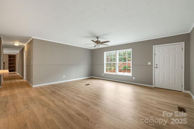 216 Windy Cove Drive, Horse Shoe, NC 28742