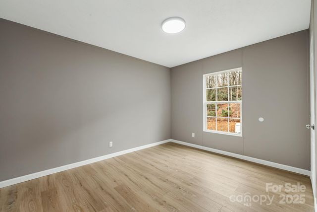 216 Windy Cove Drive, Horse Shoe, NC 28742