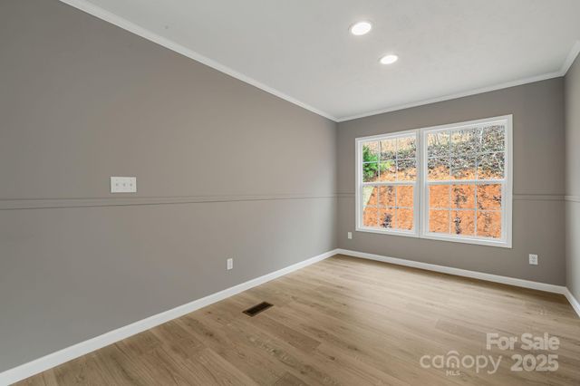 216 Windy Cove Drive, Horse Shoe, NC 28742