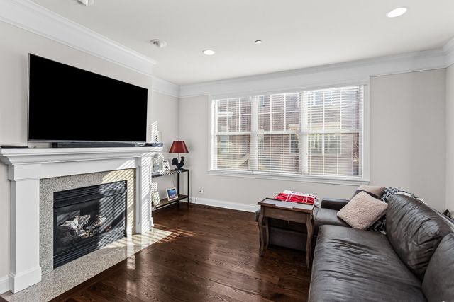 311 S NORTHWEST Highway 1, Park Ridge, IL 60068