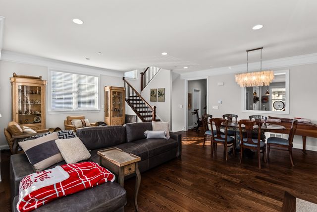 311 S NORTHWEST Highway 1, Park Ridge, IL 60068