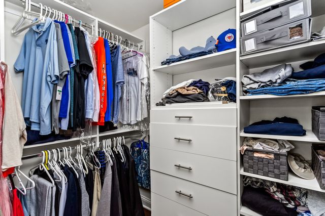 311 S NORTHWEST Highway 1, Park Ridge, IL 60068