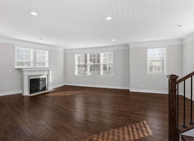 311 S NORTHWEST Highway 1, Park Ridge, IL 60068