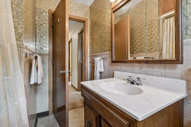 3901 57th Avenue N, Brooklyn Center, MN 55429