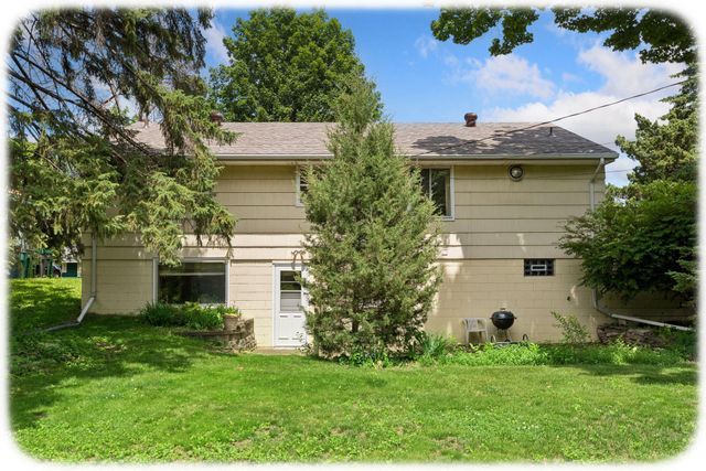 3901 57th Avenue N, Brooklyn Center, MN 55429