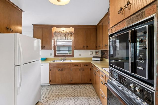 3901 57th Avenue N, Brooklyn Center, MN 55429