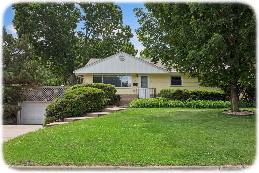 3901 57th Avenue N, Brooklyn Center, MN 55429