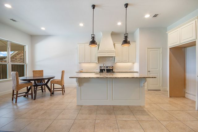 316 Bluffside Trail, Benbrook, TX 76126