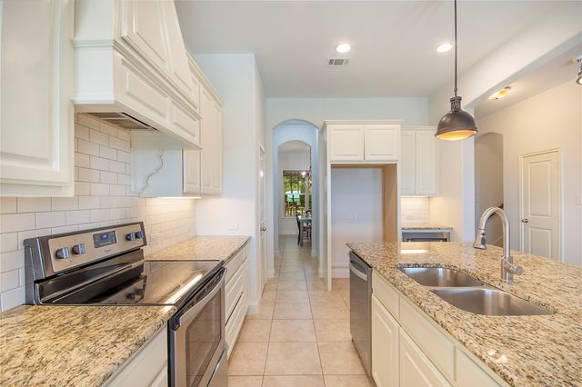 316 Bluffside Trail, Benbrook, TX 76126