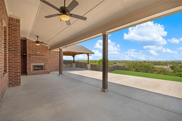 316 Bluffside Trail, Benbrook, TX 76126