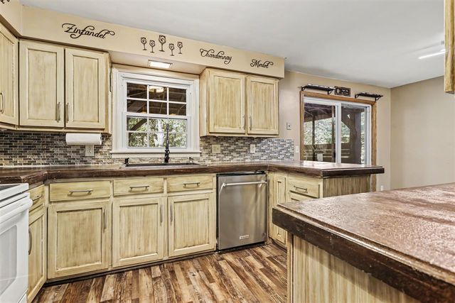 8081 N 27th Street, Richland, MI 49083