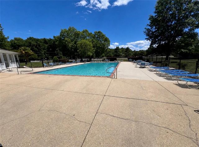 5018 Huntclub CHSE, Suffolk, VA 23435