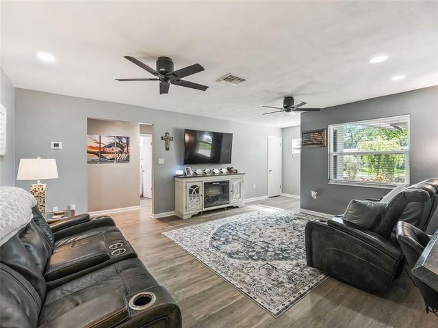 37345 OAK LANE, Umatilla, FL 32784