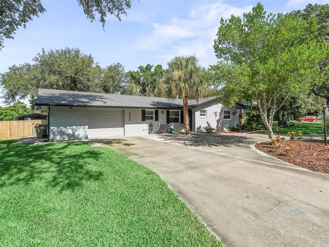 37345 OAK LANE, Umatilla, FL 32784