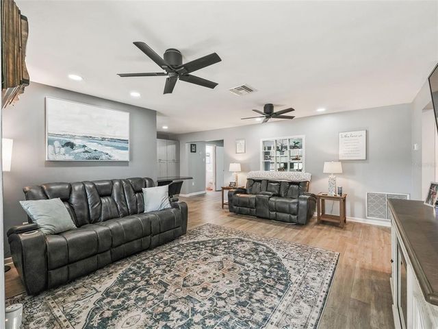 37345 OAK LANE, Umatilla, FL 32784