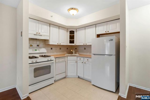 1419 Faulkner Court, Mahwah, NJ 07430
