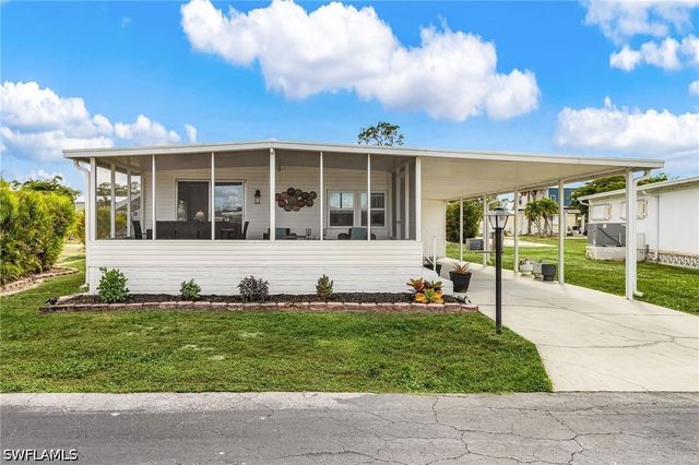64 Sturbridge LN, Fort Myers, FL 33908