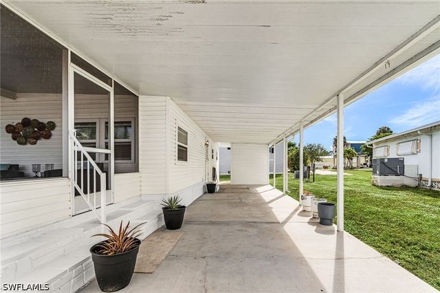 64 Sturbridge LN, Fort Myers, FL 33908