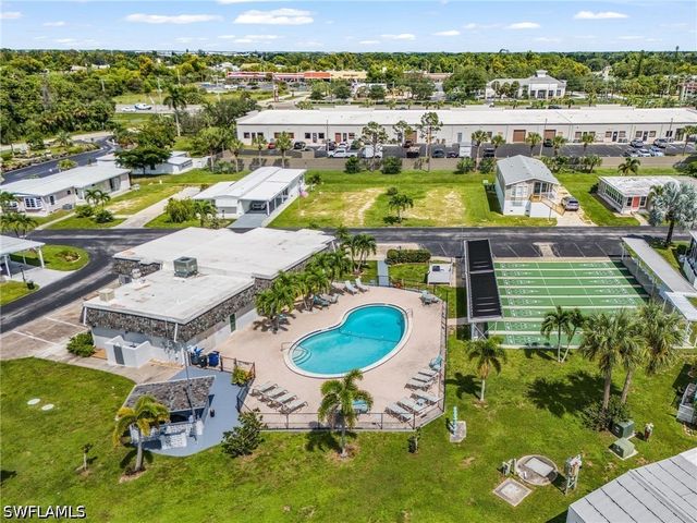 64 Sturbridge LN, Fort Myers, FL 33908