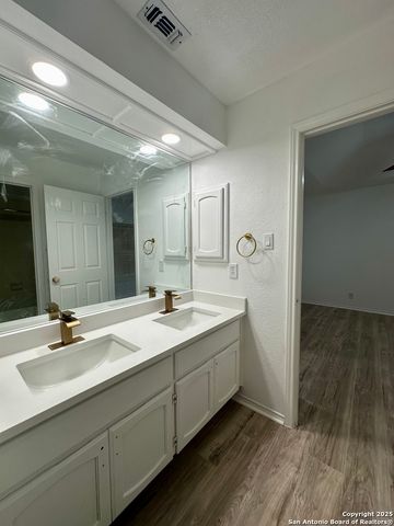 17906 Crystal, San Antonio, TX 78258