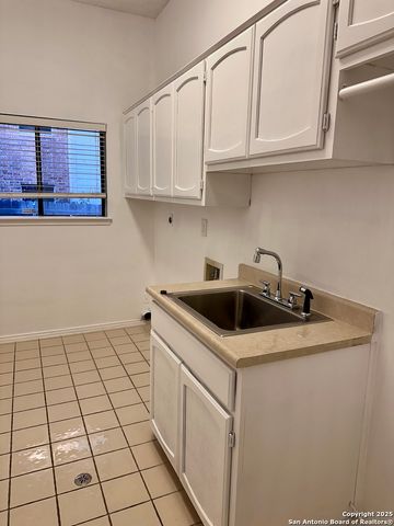 17906 Crystal, San Antonio, TX 78258