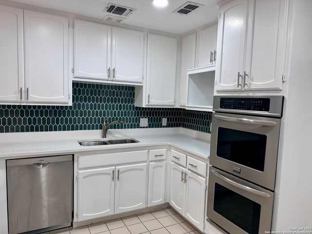 17906 Crystal, San Antonio, TX 78258