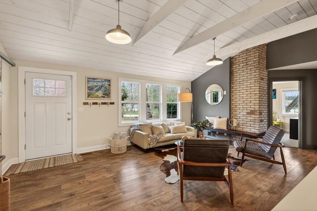 5330 Manitou Road, Tonka Bay, MN 55331