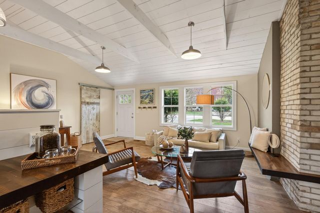 5330 Manitou Road, Tonka Bay, MN 55331