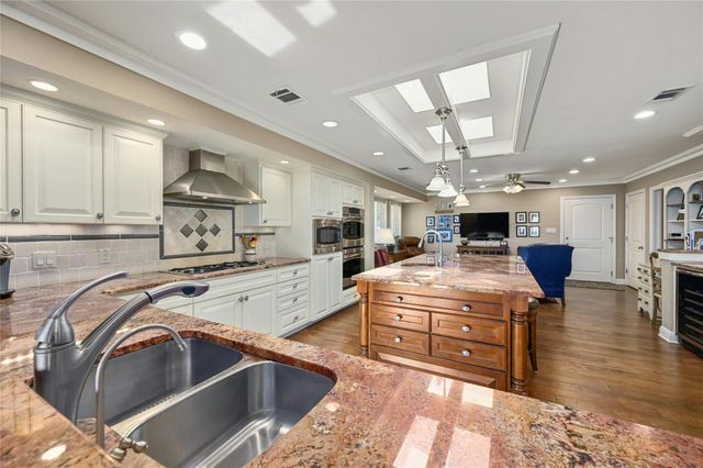 713 Mariner, Lakeway, TX 78734