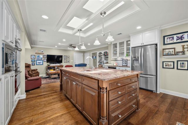 713 Mariner, Lakeway, TX 78734