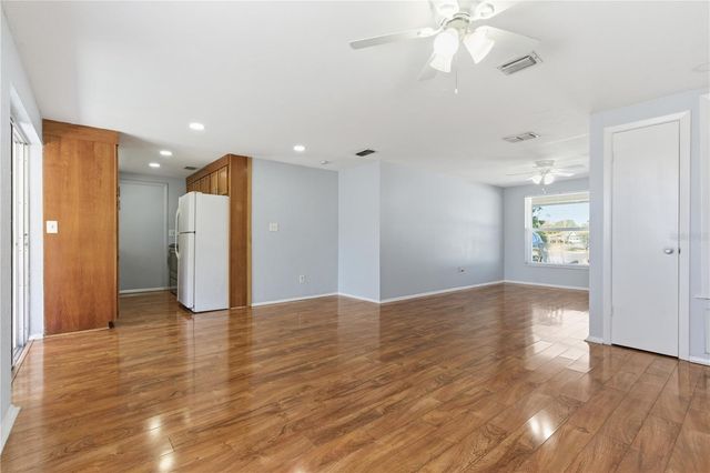 6439 EDEN LANE, Tampa, FL 33634