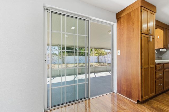 6439 EDEN LANE, Tampa, FL 33634