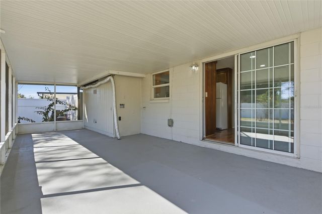 6439 EDEN LANE, Tampa, FL 33634