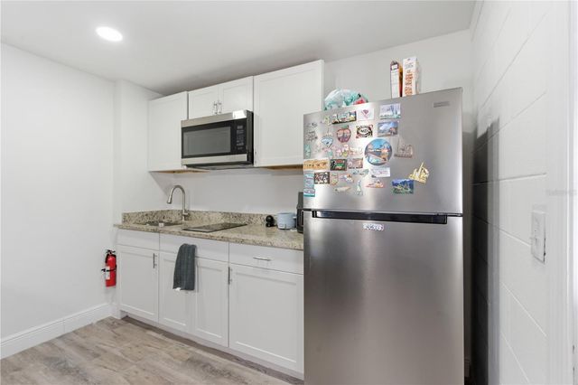 6439 EDEN LANE, Tampa, FL 33634