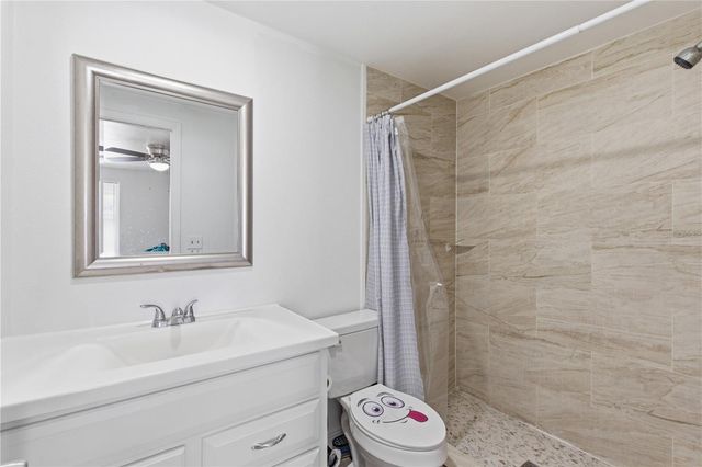 6439 EDEN LANE, Tampa, FL 33634