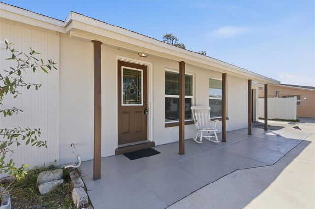 6439 EDEN LANE, Tampa, FL 33634