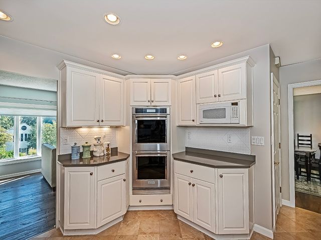 9745 Lindsay, Mccandless, PA 15237