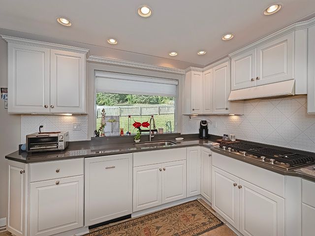 9745 Lindsay, Mccandless, PA 15237