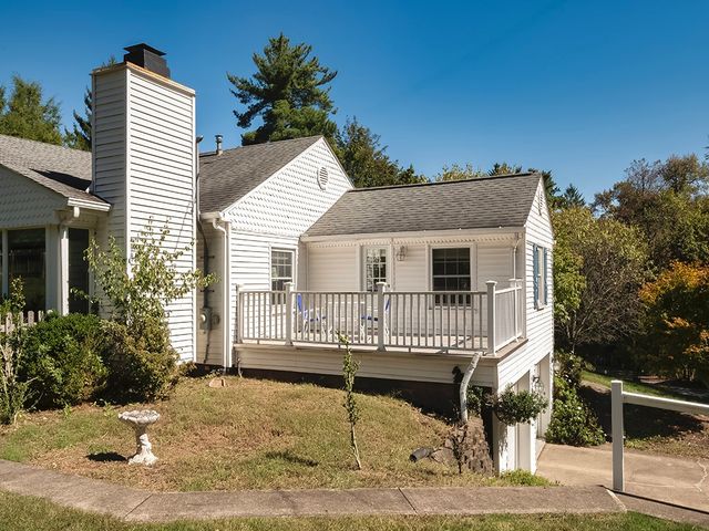 9745 Lindsay, Mccandless, PA 15237