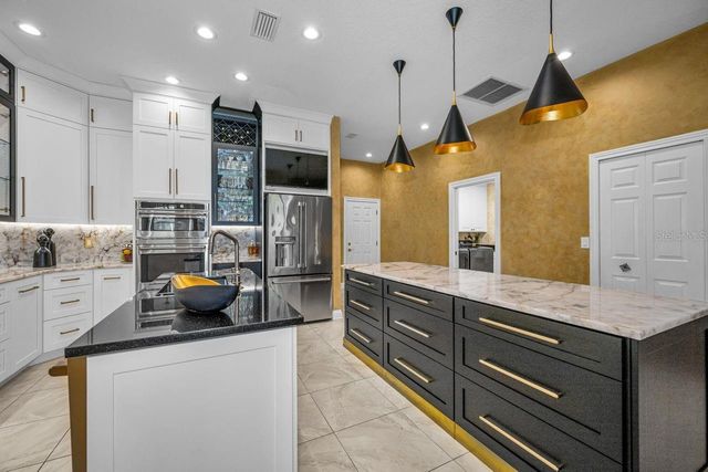 970 SOUTHERN PINE COURT NE, St Petersburg, FL 33703