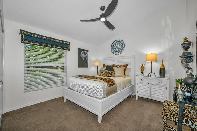 970 SOUTHERN PINE COURT NE, St Petersburg, FL 33703