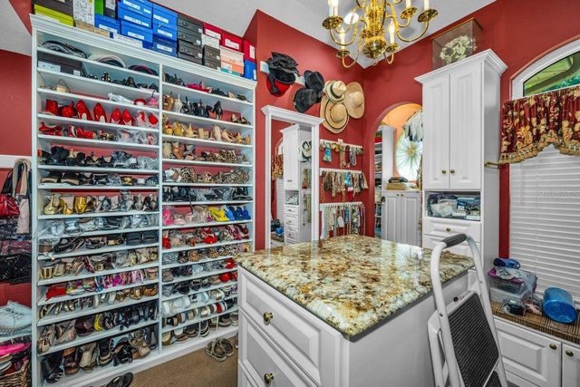970 SOUTHERN PINE COURT NE, St Petersburg, FL 33703