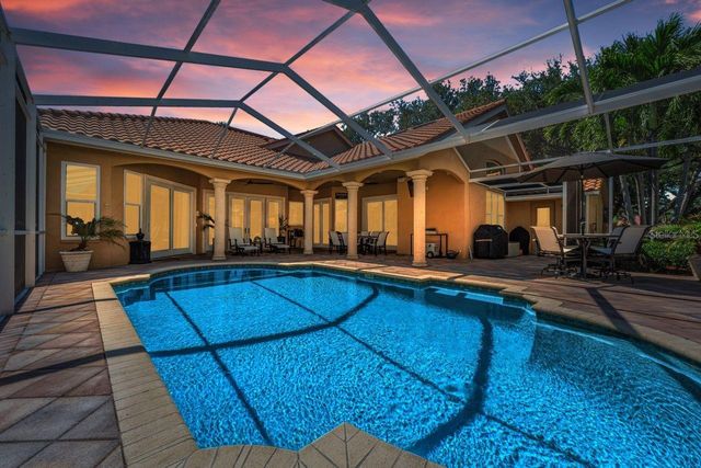 970 SOUTHERN PINE COURT NE, St Petersburg, FL 33703
